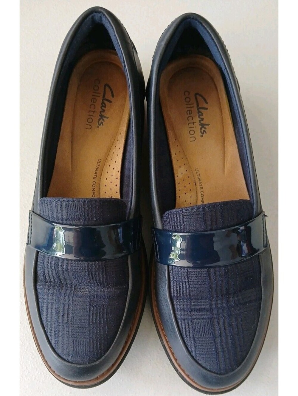 Clarks Sharon Gracie Leather 7M Slip On Loafers. Navy/Contrast